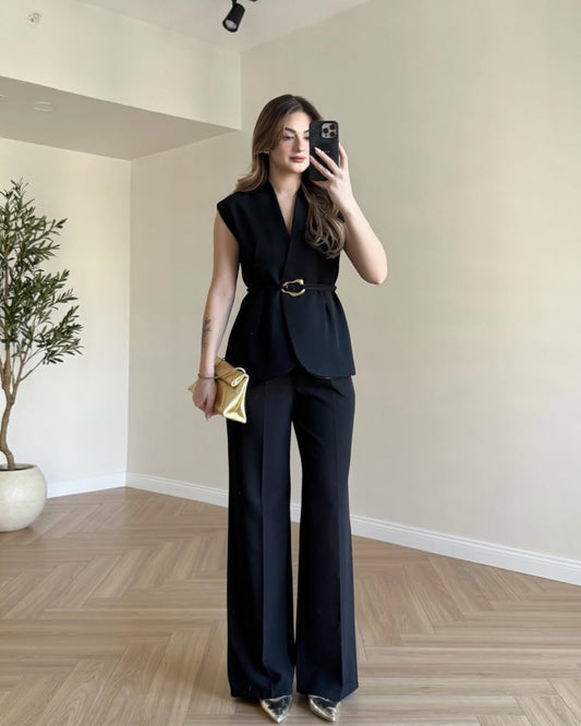 طقم نسائي كلاسيكي